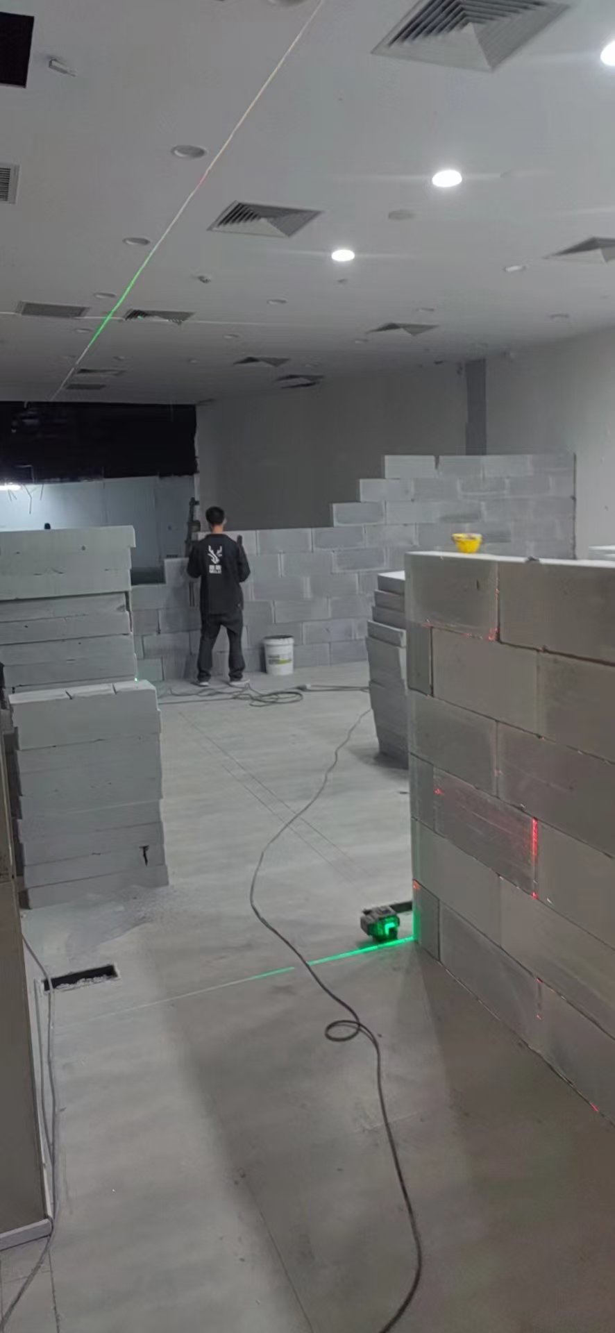 厂房轻质砖隔墙施工场景图7